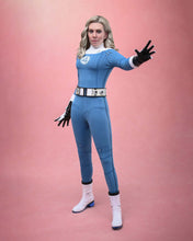 Load image into Gallery viewer, Hot Toys MMS824B The Fantastic Four: First Steps 1/6th scale Invisible Woman and H.E.R.B.I.E. Collectible Set Special Edition