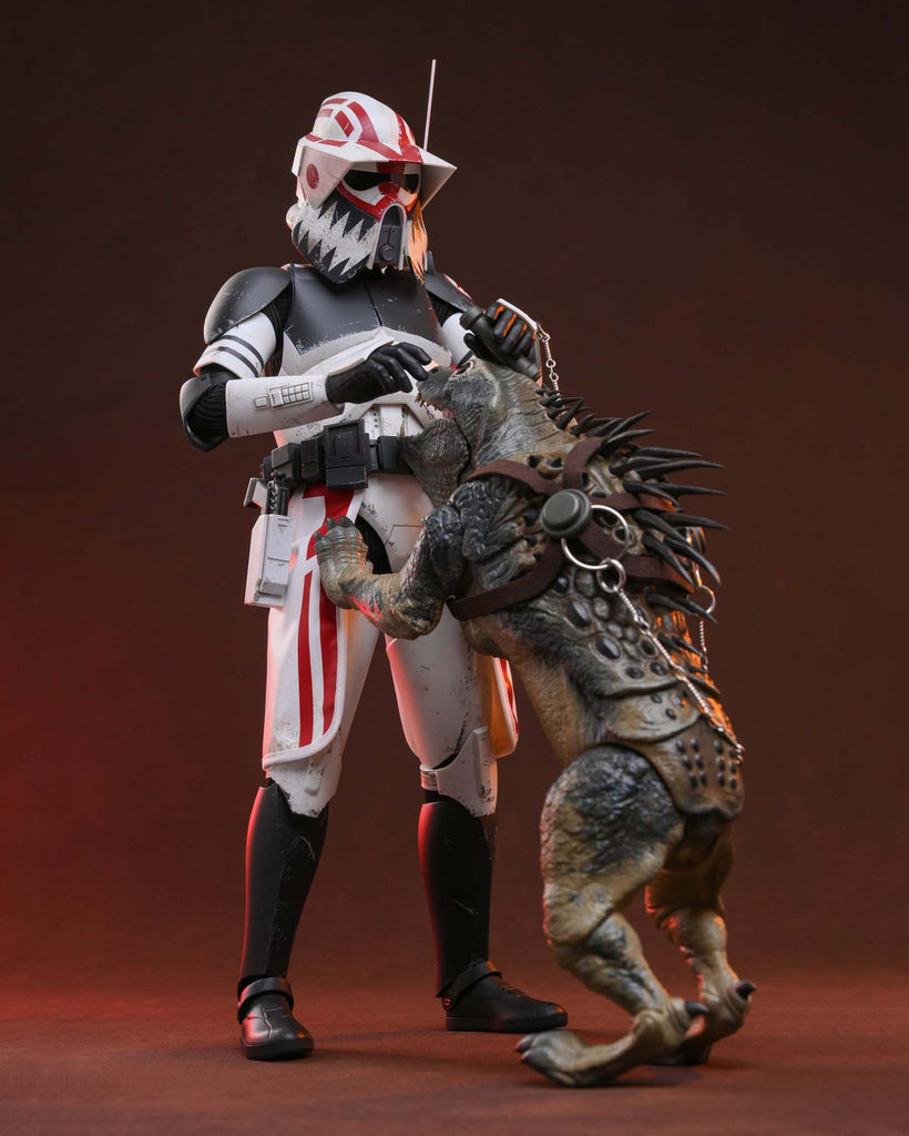 Hot Toys TMS167 Star Wars: The Clone Wars - Sergeant Hound 1/6th Scale Collectible Figure