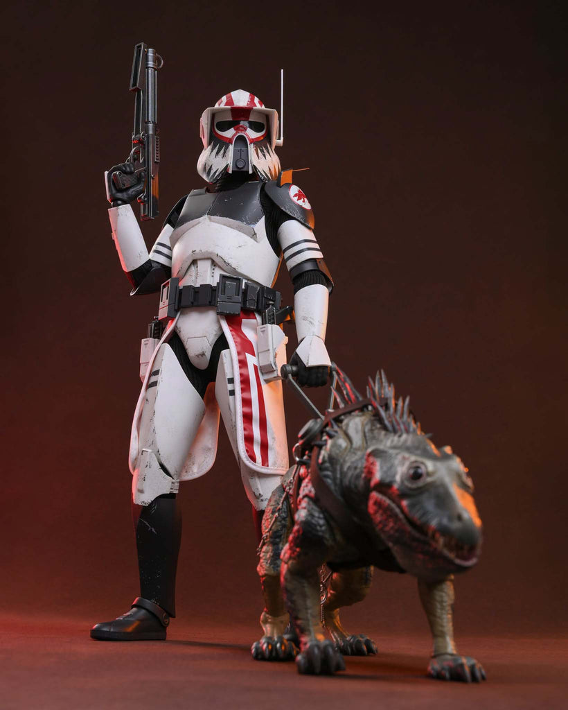 Hot Toys TMS167 Star Wars: The Clone Wars - Sergeant Hound 1/6th Scale Collectible Figure