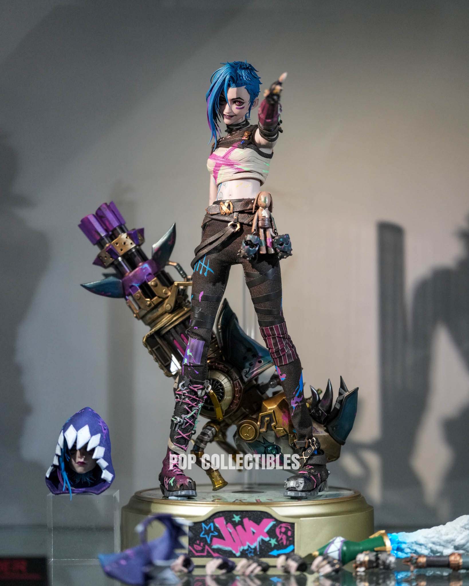 Preorder! Hot Toys TMS183 Arcane 1/6th scale Fractured Jinx