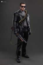 Load image into Gallery viewer, Hot Toys MMS795 Terminator 2: Judgment Day 1/6th Scale T-800 (2.0) Collectible Figure
