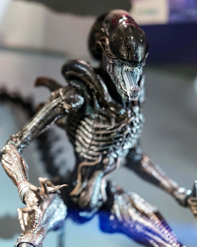 Preorder! Hot Toys MMS784 Alien: Romulus 1/6th scale Scorched Xenomorph Collectible Figure