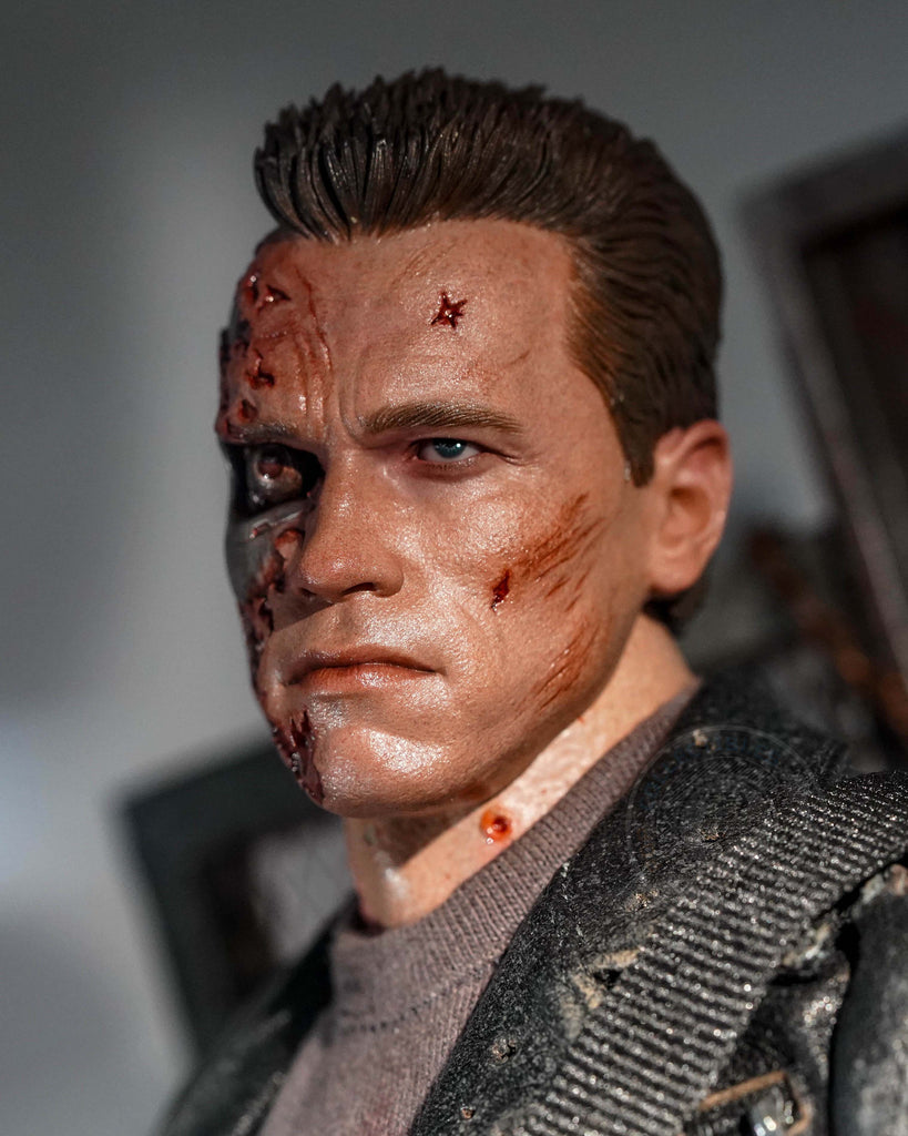 Preorder! Hot Toys DX46 Terminator 2: Judgment Day 1/6th scale T-800 (Battle Damaged Version 2.0) Collectible Figure