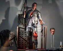 Load image into Gallery viewer, Preorder! Hot Toys DX46 Terminator 2: Judgment Day 1/6th scale T-800 (Battle Damaged Version 2.0) Collectible Figure