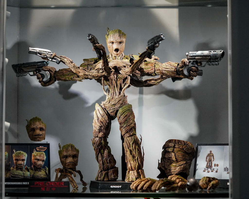 Hot Toys MMS707 Guardians of the Galaxy Volume 3 Groot 1/6 Scale Collectible Figure Deluxe Version