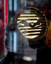 Load image into Gallery viewer, Hot Toys MMS640 DC Bat Signal 1/6 Scale Collectible Figure