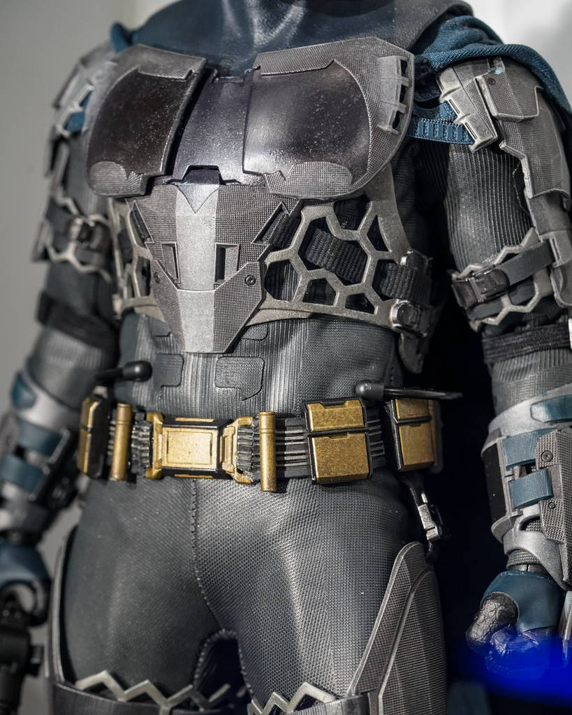 Hot Toys Batman Arkham Origins Armored (XE Suit) Sixth Scale Figure