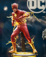 Load image into Gallery viewer, Preorder! Hot Toys MMS713B The Flash – The Flash 1/6 Scale Collectible Figure (Special Version) with The Life Size The Flash Signet Ring