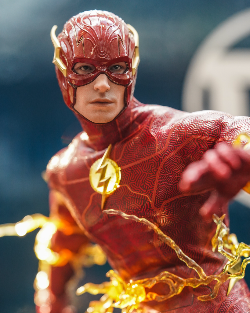 Preorder! Hot Toys MMS713B The Flash – The Flash 1/6 Scale Collectible Figure (Special Version) with The Life Size The Flash Signet Ring