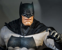 Load image into Gallery viewer, Preorder! Hot Toys CMS024 DC Comic Batman The Dark Knight Returns Batman 1/6 Scale Collectible Figure