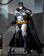 Load image into Gallery viewer, Preorder! Hot Toys CMS024 DC Comic Batman The Dark Knight Returns Batman 1/6 Scale Collectible Figure