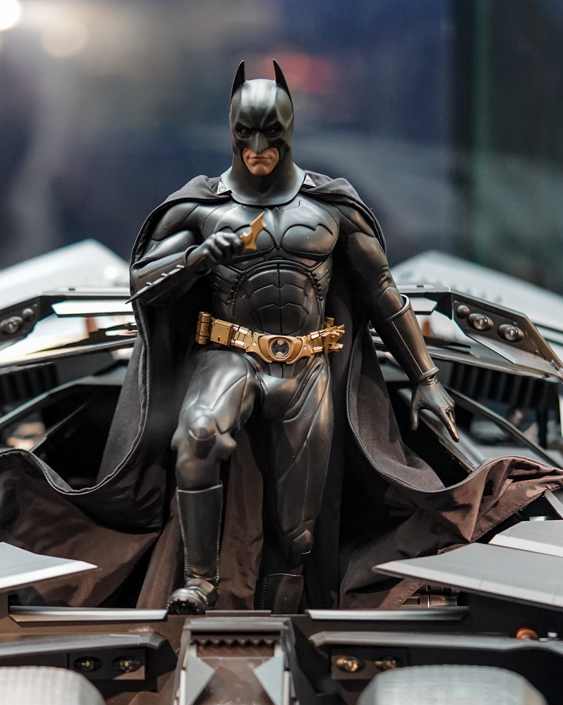 Hot toys MMS595 DC Batman Begins Batman Bruce Wayne Pop Collectibles