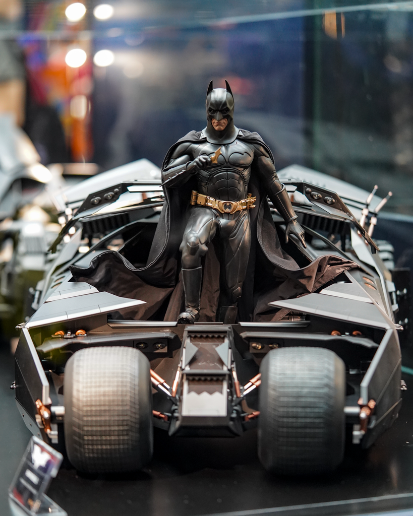 Hot Toys Mms595 Dc Batman Begins Batman Bruce Wayne Pop Collectibles 