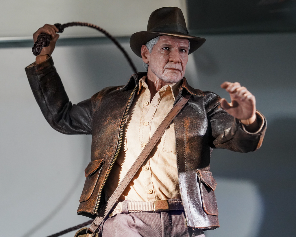 Preorder! Hot Toys MMS717 Indiana Jones and the Dial of Destiny – Indiana Jones 1/6 Scale Collectible Figure (Deluxe Version)