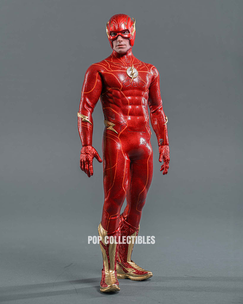 Hot Toys MMS713B The Flash – The Flash 1/6 Scale Collectible Figure (Special Version) with The Life Size The Flash Signet Ring