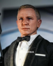 Load image into Gallery viewer, Hot Toys MMS803 No Time To Die 1/6th Scale James Bond Collectible Figure
