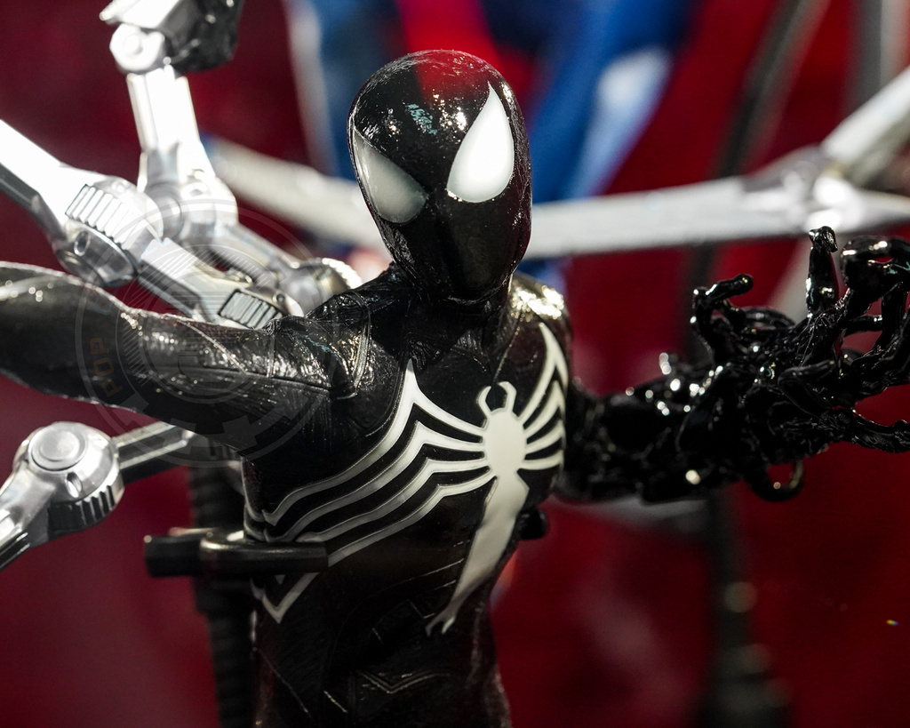Black suit spiderman toy deals