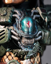 Load image into Gallery viewer, Preorder! Hot Toys CMS029B Predator 1/6th scale Broken Tusk Predator Collectible Figure (Special Edition)