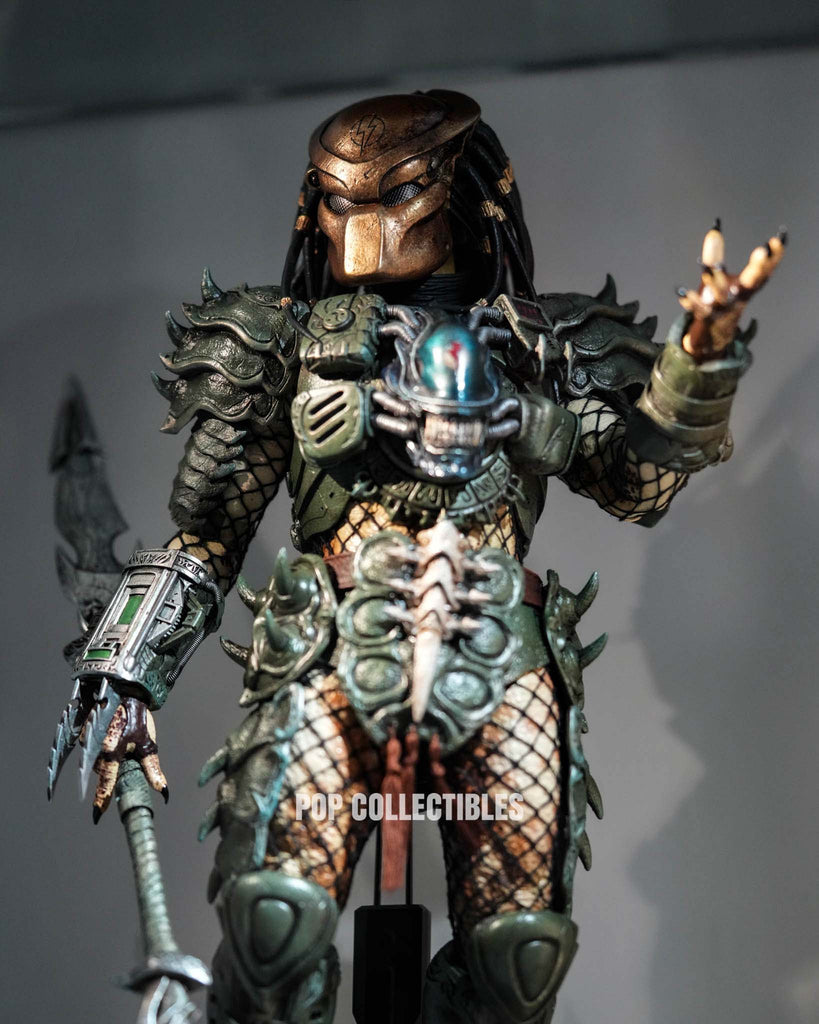 Preorder! Hot Toys CMS029B Predator 1/6th scale Broken Tusk Predator Collectible Figure (Special Edition)