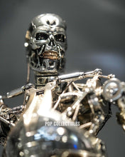 Load image into Gallery viewer, Preorder! Hot Toys MMS840D77 Terminator 2: Judgement Day Diecast Endoskeleton (Battle Damaged) 1/6 scale Collectible Figure