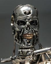Load image into Gallery viewer, Preorder! Hot Toys MMS840D77 Terminator 2: Judgement Day Diecast Endoskeleton (Battle Damaged) 1/6 scale Collectible Figure