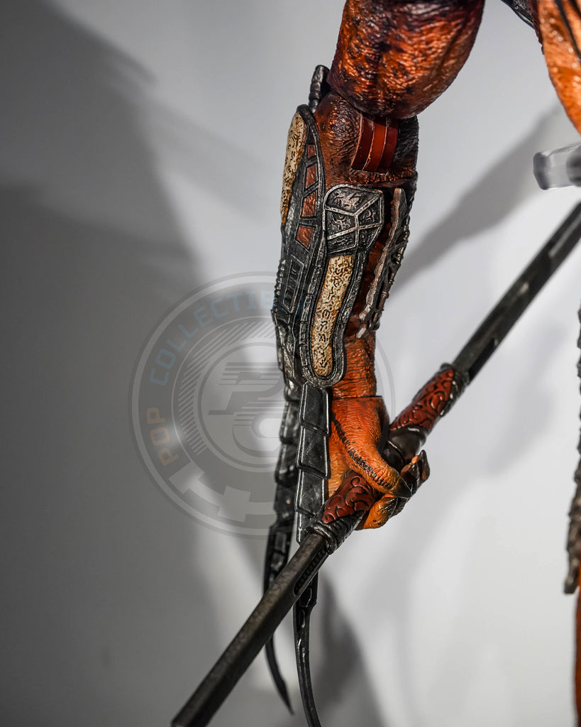 Preorder! Hot Toys TMS114 The Prey Feral Predator 1/6 Scale Collectible Figure