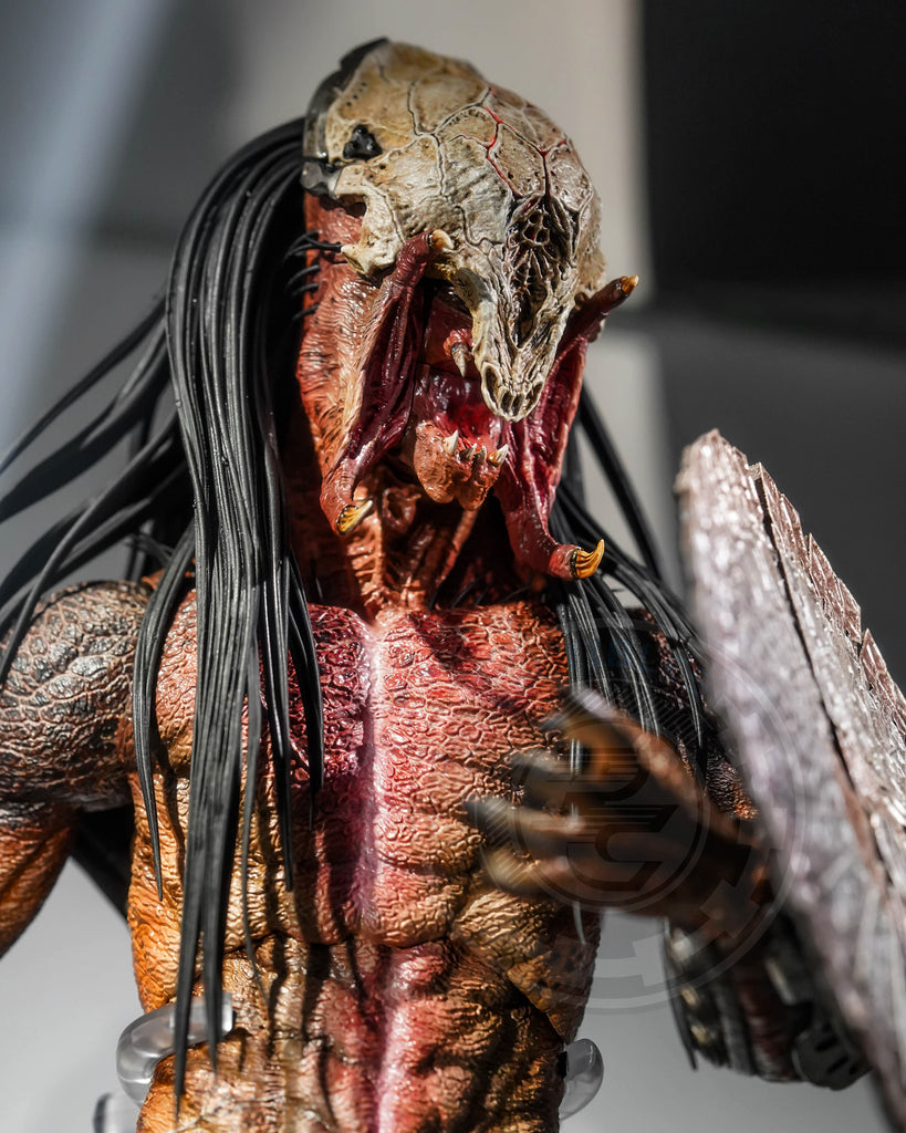 Preorder! Hot Toys TMS114 The Prey Feral Predator 1/6 Scale Collectible Figure