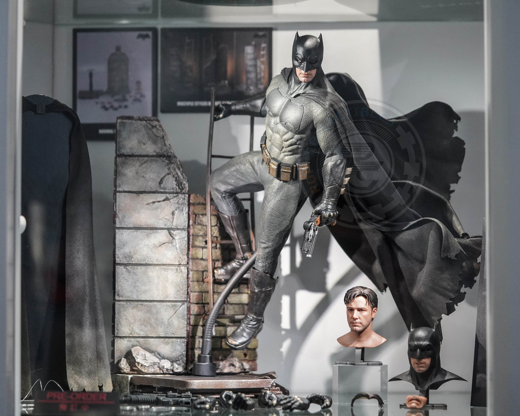 Preorder! Hot Toys MMS732 Batman v Superman: Dawn of Justice - 1/6th scale Batman (2.0) Collectible Figure (Deluxe Version)