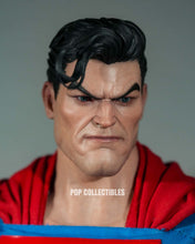 Load image into Gallery viewer, Preorder! Hot Toys CMS032 Batman: The Dark Knight Returns 1/6th scale Superman Collectible Figure