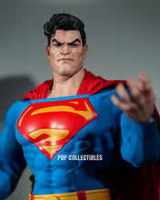 Load image into Gallery viewer, Preorder! Hot Toys CMS032 Batman: The Dark Knight Returns 1/6th scale Superman Collectible Figure