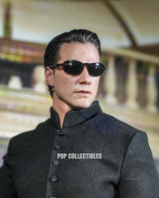 Load image into Gallery viewer, Preorder! Hot Toys MMS868 The Matrix Reloaded - Neo 1/6th scale Collectible Figure