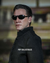 Load image into Gallery viewer, Preorder! Hot Toys MMS868 The Matrix Reloaded - Neo 1/6th scale Collectible Figure