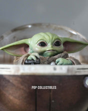 Load image into Gallery viewer, Preorder! Hot Toys MMS872 Star Wars: The Mandalorian &amp; Grogu 1/6th scale The Mandalorian and Grogu Collectible Set