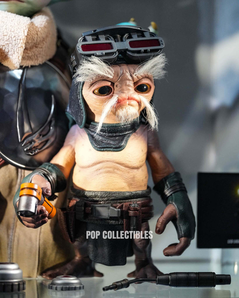 Preorder! Hot Toys LMS016 Star Wars: The Mandalorian & Grogu Grogu Life-Size Collectible Figure