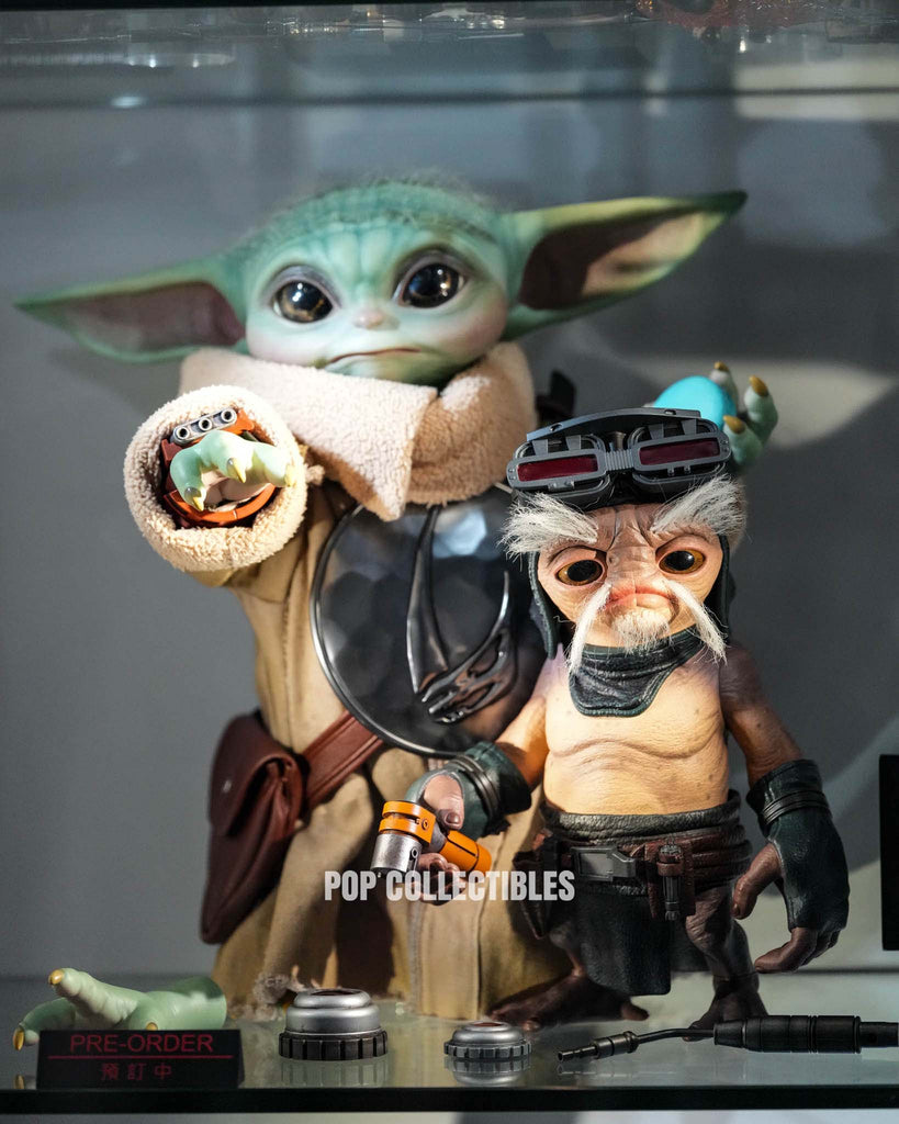 Preorder! Hot Toys LMS016 Star Wars: The Mandalorian & Grogu Grogu Life-Size Collectible Figure