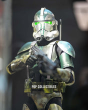 Load image into Gallery viewer, Preorder! Hot Toys MMS877 Star Wars: Revenge of the Sith 1/6th scale Clone Commander Gree Collectible Figure