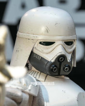 Load image into Gallery viewer, Hot Toys MMS838 Star Wars: The Mandalorian &amp; Grogu 1/6th scale Imperial Remnant Snowtrooper Collectible Figure