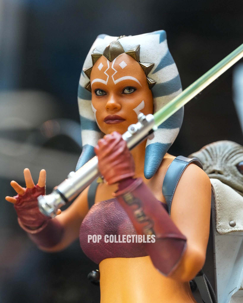 Hot Toys TMS170 Star Wars: The Clone Wars 1/6th scale Ahsoka Tano (Padawan) Collectible Figure [Hot Toys Exclusive]