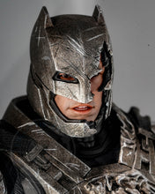 Load image into Gallery viewer, Preorder! Hot Toys MMS743D63 Batman V Superman Dawn Of Justice Armored Batman (2.0) 1/6th Scale Collectible Figure (Deluxe Version)