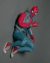 Load image into Gallery viewer, Hot Toys VGM32 Marvel Spiderman PS4 Spiderman Punk Suit 1/6 Scale Collectible Figure