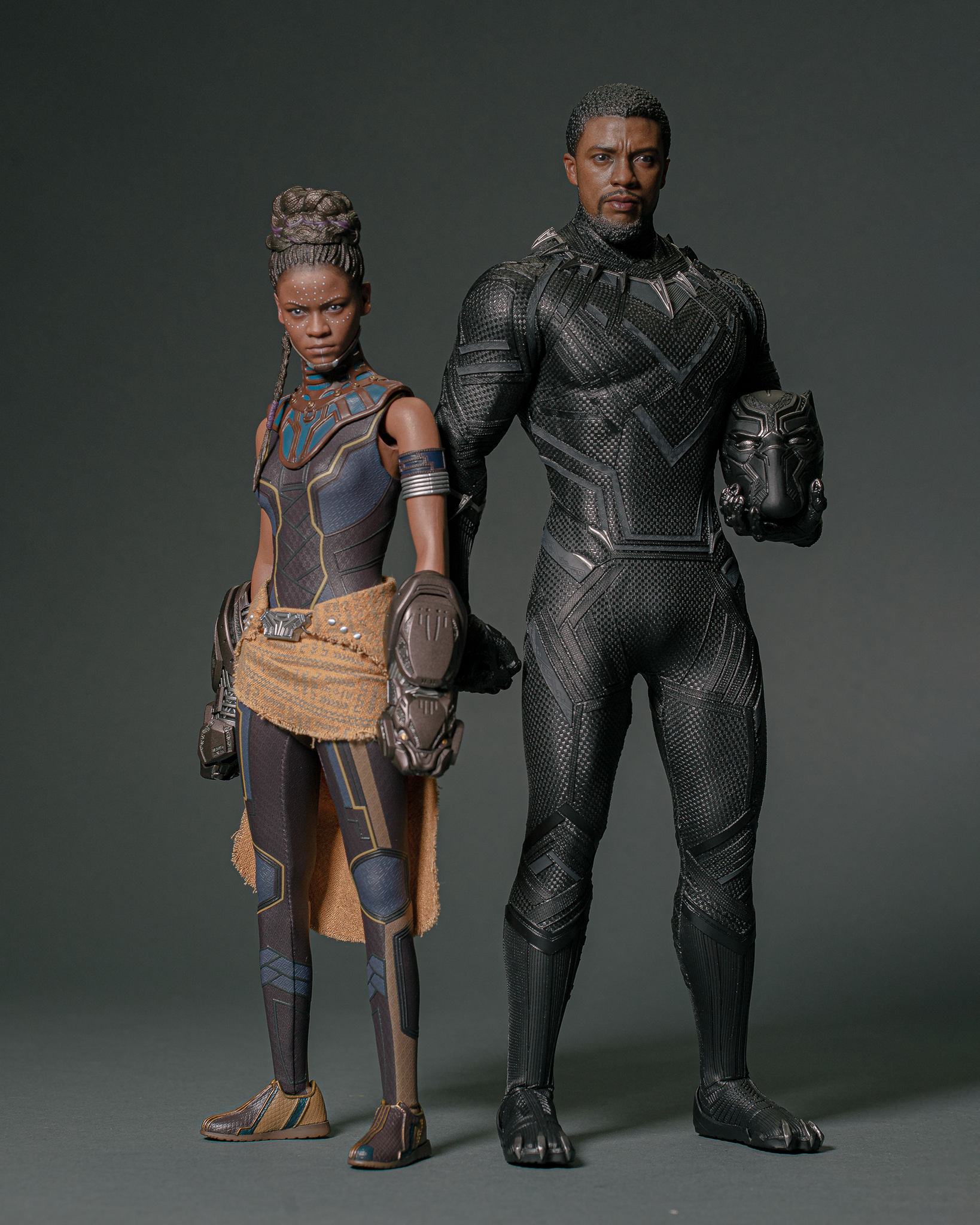 Hot Toys Reissues Chadwick Boseman Black Panther 1:6th Figure