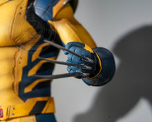 Load image into Gallery viewer, Preorder! Hot Toys MMS754 Deadpool and Wolverine - Wolverine 1/6 Scale Collectible Figure Deluxe Edition