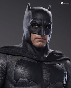 Hot Toys MMS731 Batman v Superman: Dawn of Justice 1/6th scale Batman (2.0) Collectible Figure (Regular Version)