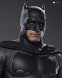 Hot Toys MMS732 Batman v Superman: Dawn of Justice - 1/6th scale Batman (2.0) Collectible Figure (Deluxe Version)