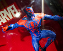 Load image into Gallery viewer, Preorder! Hot Toys MMS711 Spiderman Across The Spiderverse – Spider Man 2099 1/6 Scale Collectible Figure