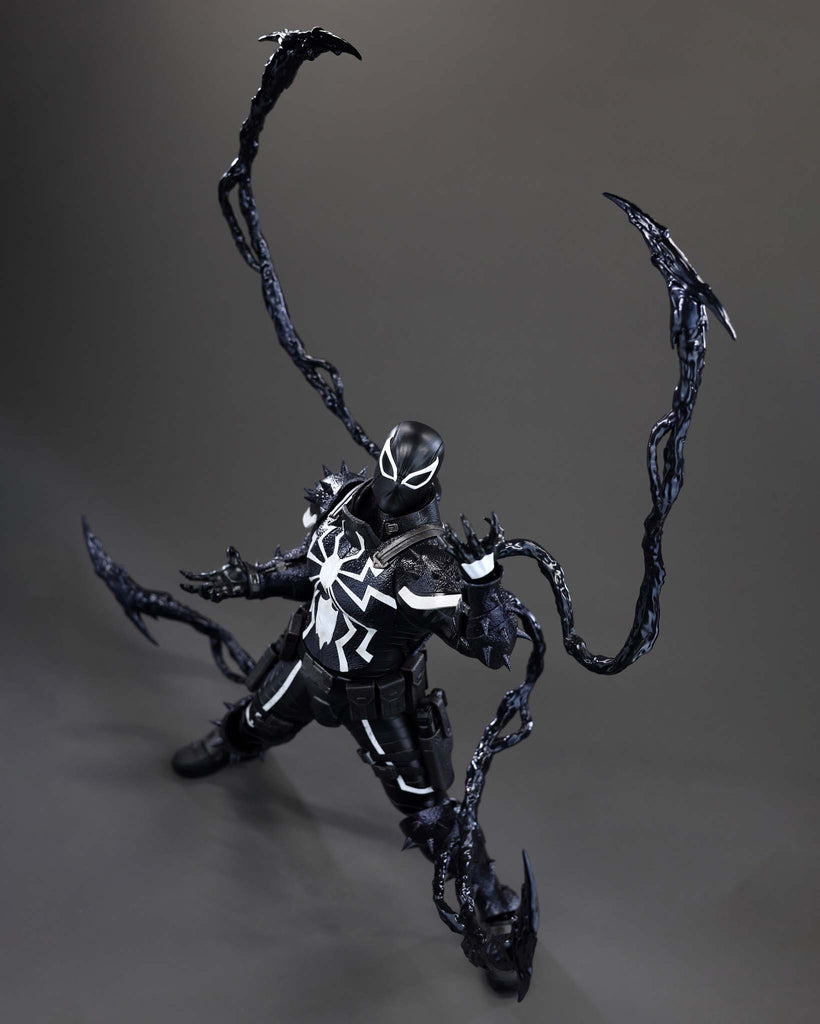Hot Toys CMS025 Marvel Comics 1/6th scale Agent Venom Collectible Figure