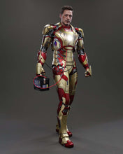 Load image into Gallery viewer, Hot Toys MMS759D66B Marvel Ironman 3 Ironman Mark 42 (2.0) 1/6 Scale Collectible Figure (Deluxe Version) Special Edition