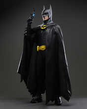 Load image into Gallery viewer, Hot Toys MMS770 Batman Returns: 1/6th scale Batman Collectible Figure (Deluxe Version)