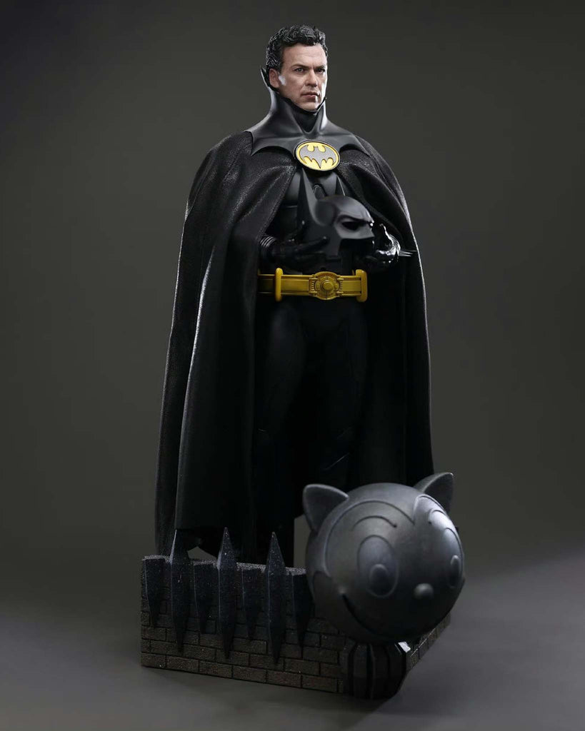 Hot Toys MMS770 Batman Returns: 1/6th scale Batman Collectible Figure (Deluxe Version)
