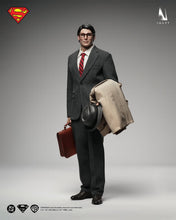 Load image into Gallery viewer, Preorder! INART Superman (1978) Superman and Clark Kent 1/6 scale Collectible Figure Set Premium Edition